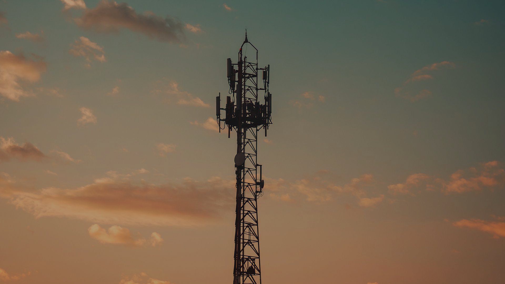 Torre de Comunicación Atardecer